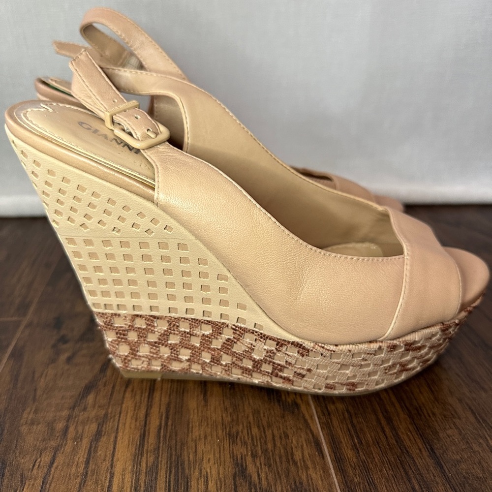 Gianni Bini Nude Wedges